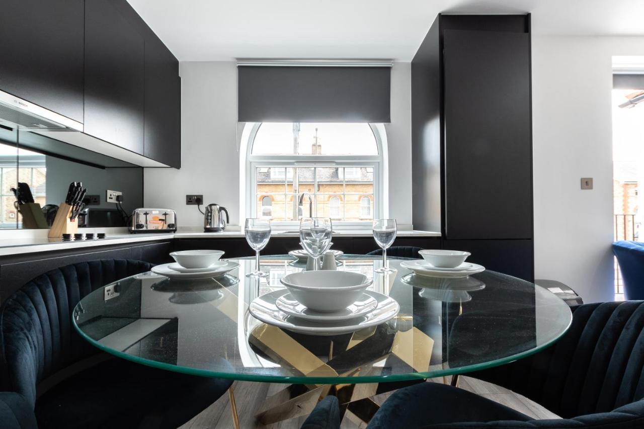 Elegant Apartments In Staines L Free Onsite Parking Стейнс Экстерьер фото