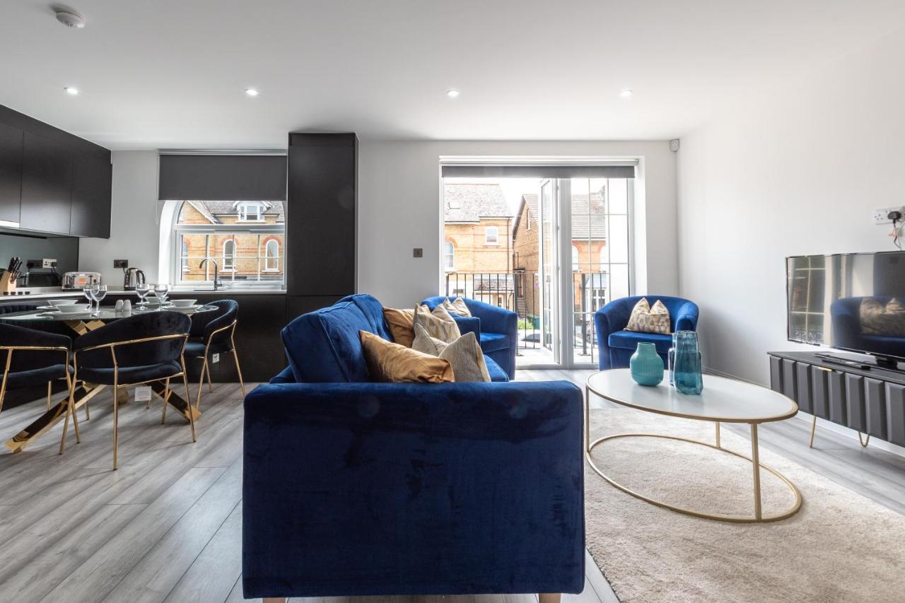 Elegant Apartments In Staines L Free Onsite Parking Стейнс Экстерьер фото