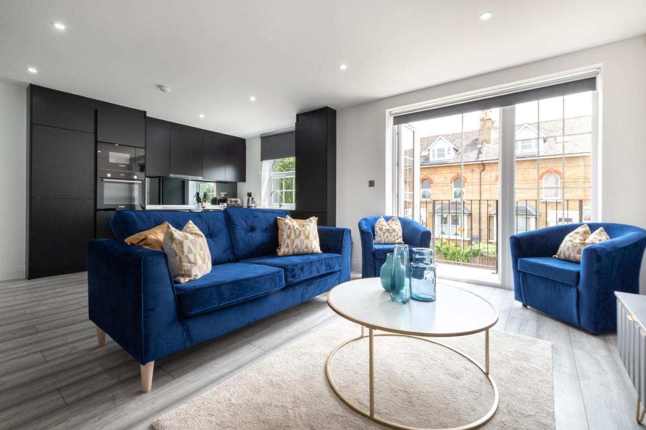 Elegant Apartments In Staines L Free Onsite Parking Стейнс Экстерьер фото