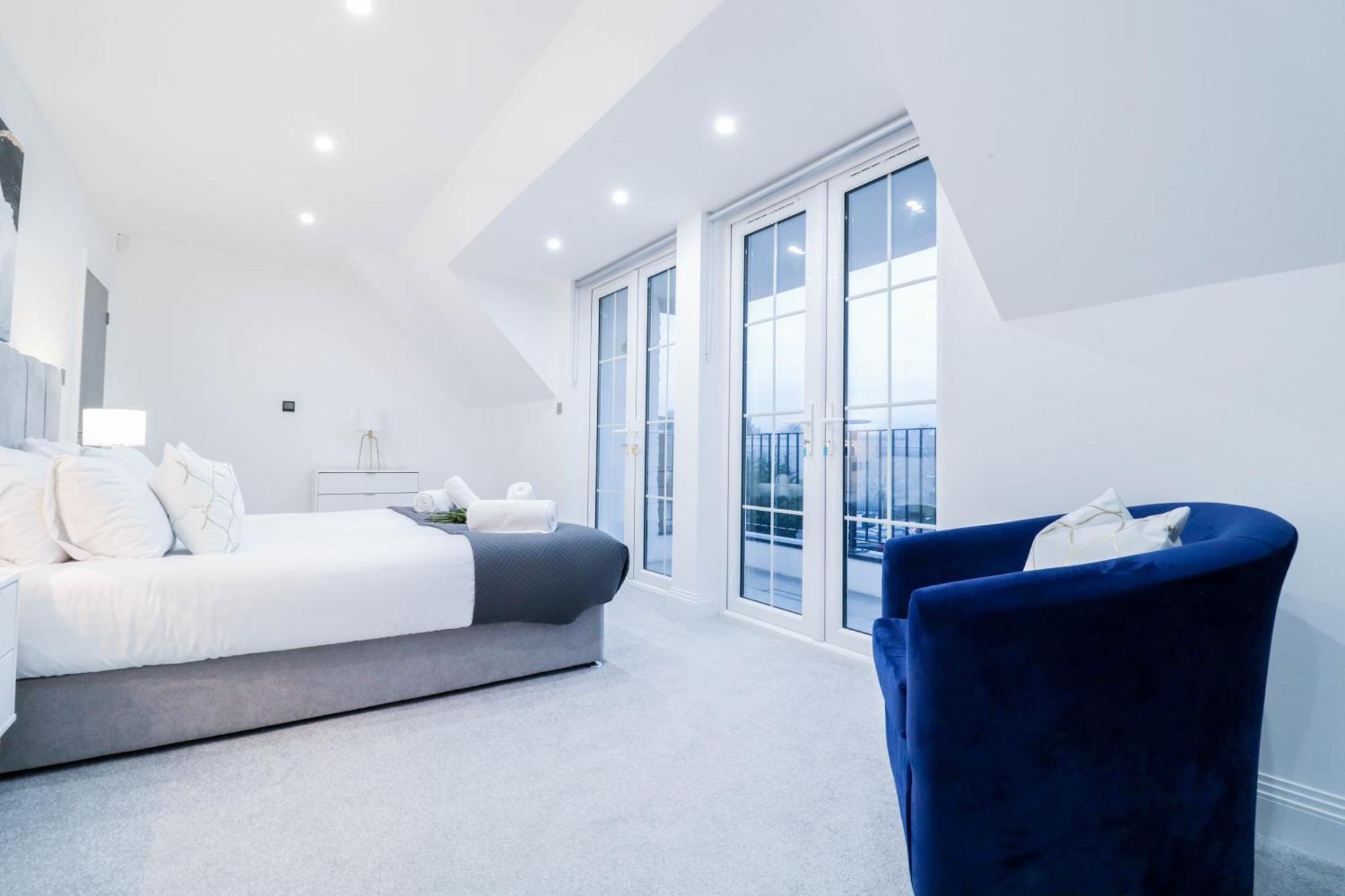 Elegant Apartments In Staines L Free Onsite Parking Стейнс Экстерьер фото