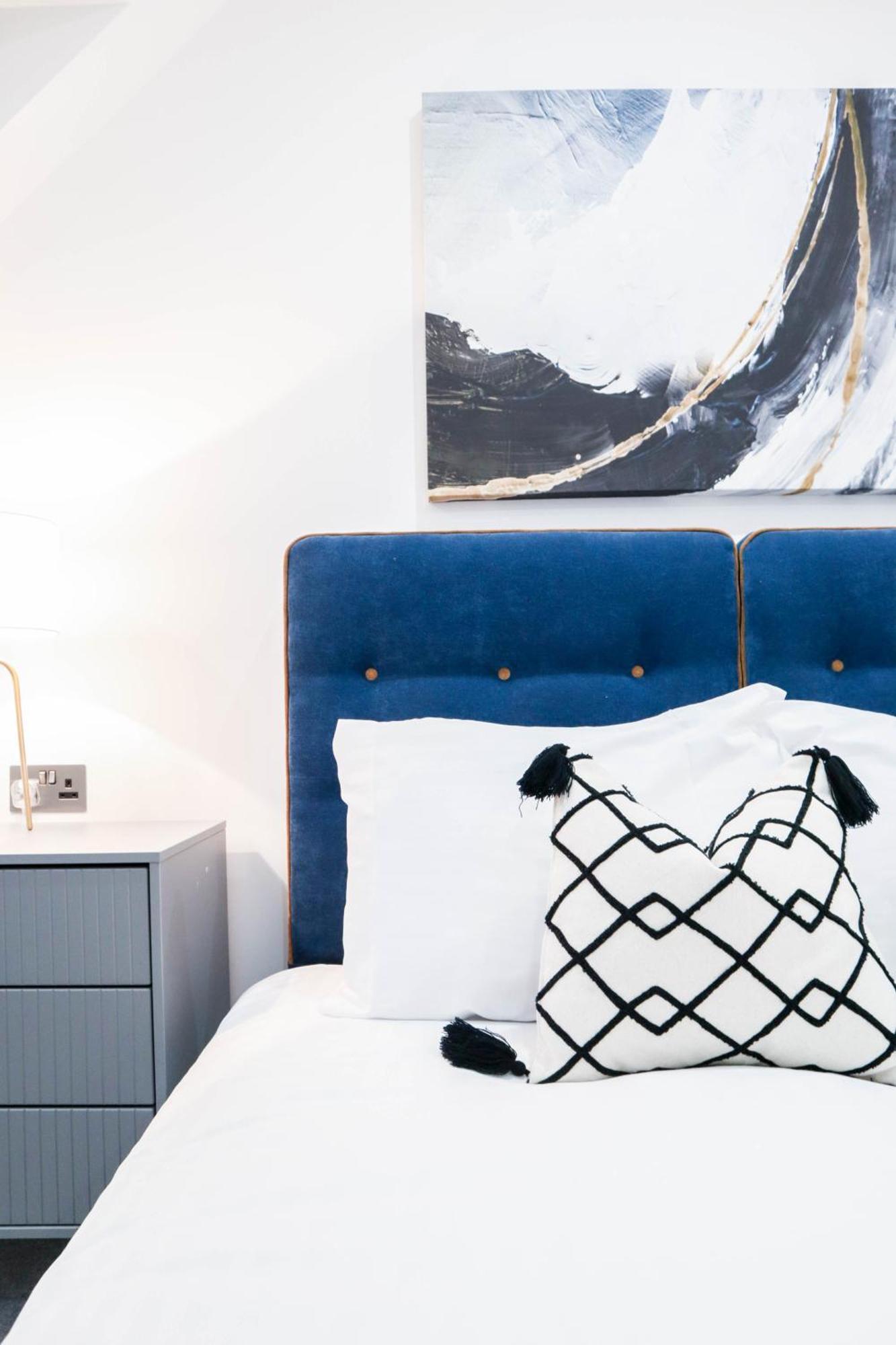 Elegant Apartments In Staines L Free Onsite Parking Стейнс Экстерьер фото