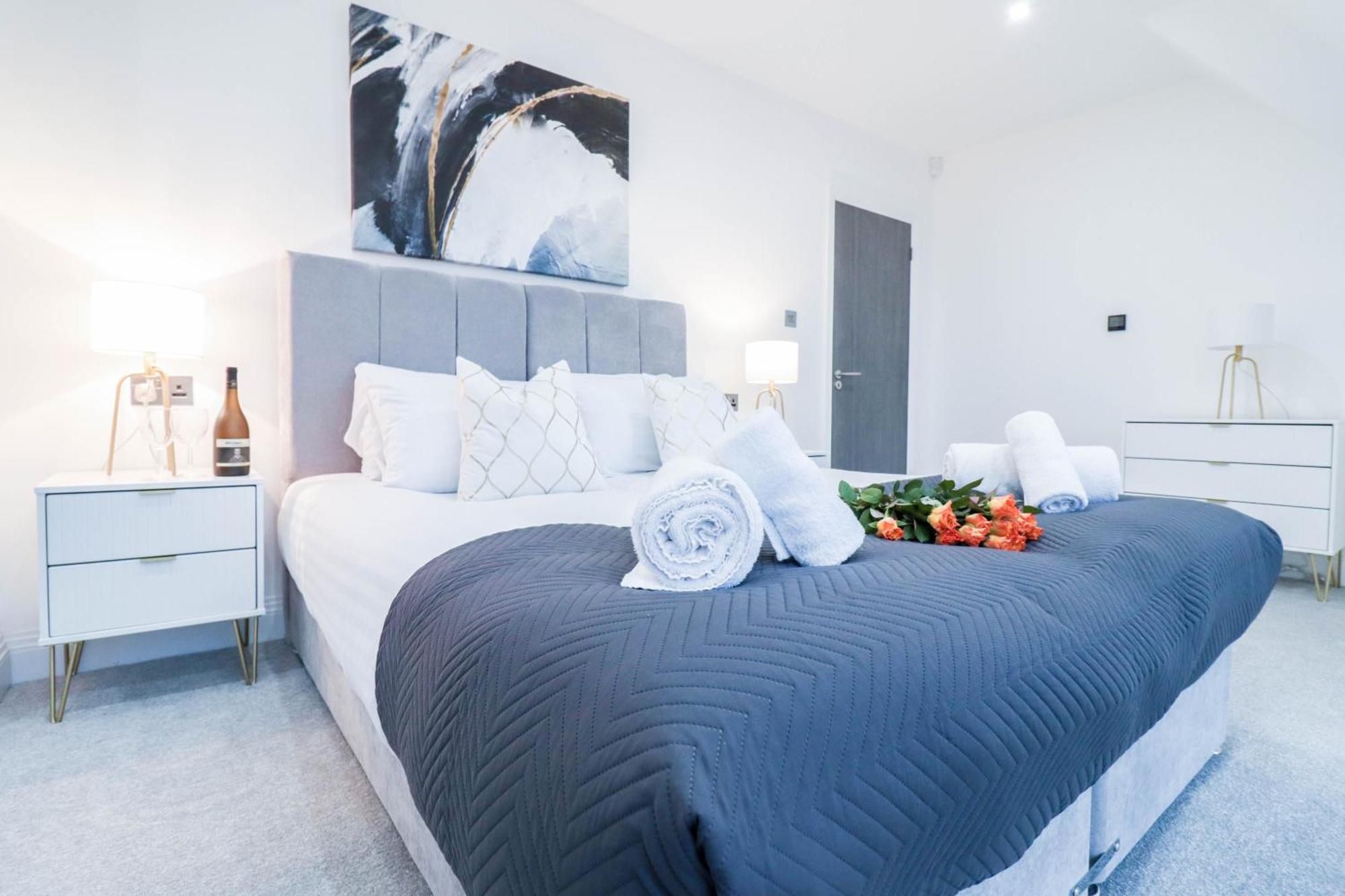 Elegant Apartments In Staines L Free Onsite Parking Стейнс Экстерьер фото