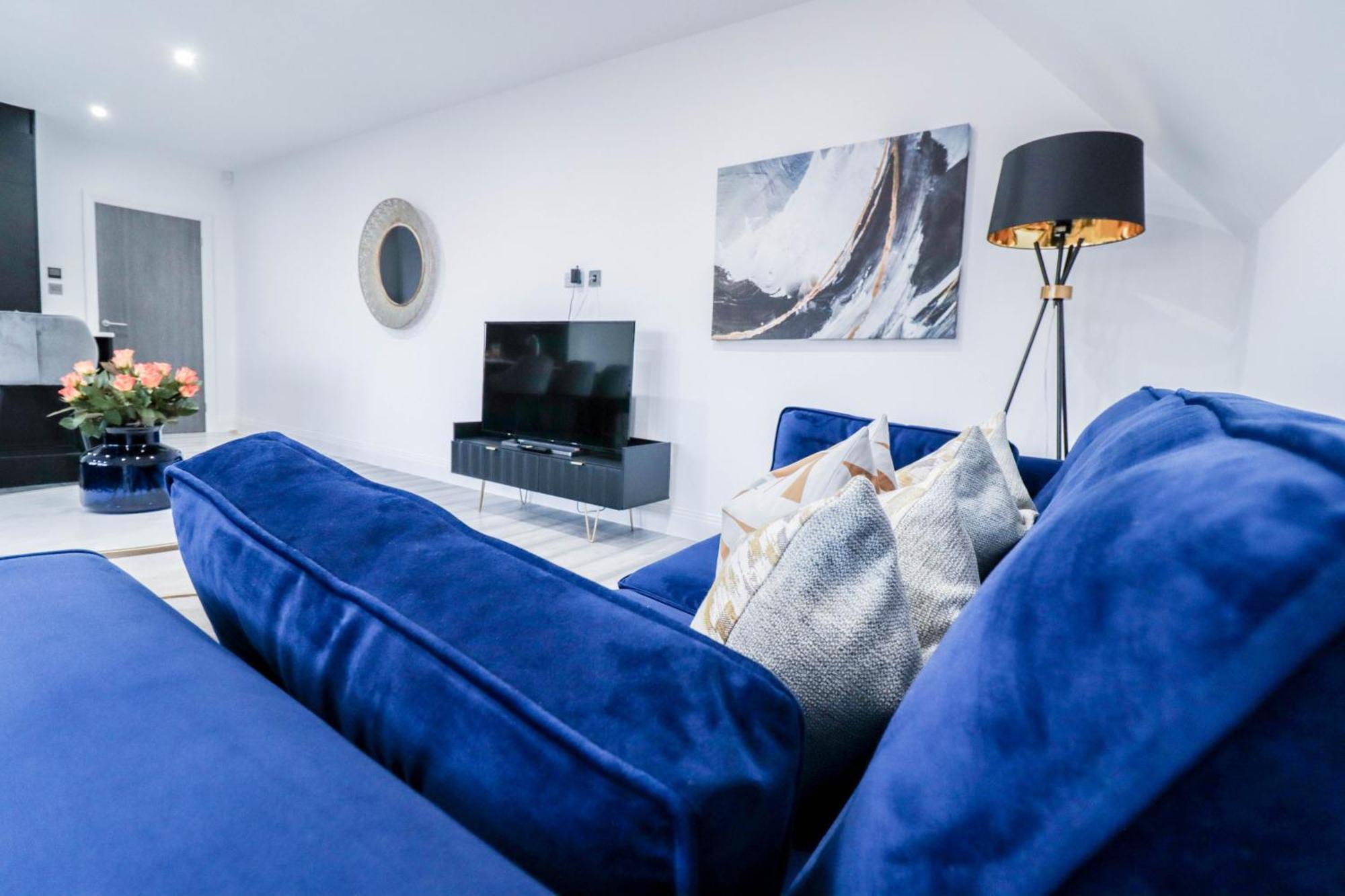 Elegant Apartments In Staines L Free Onsite Parking Стейнс Экстерьер фото