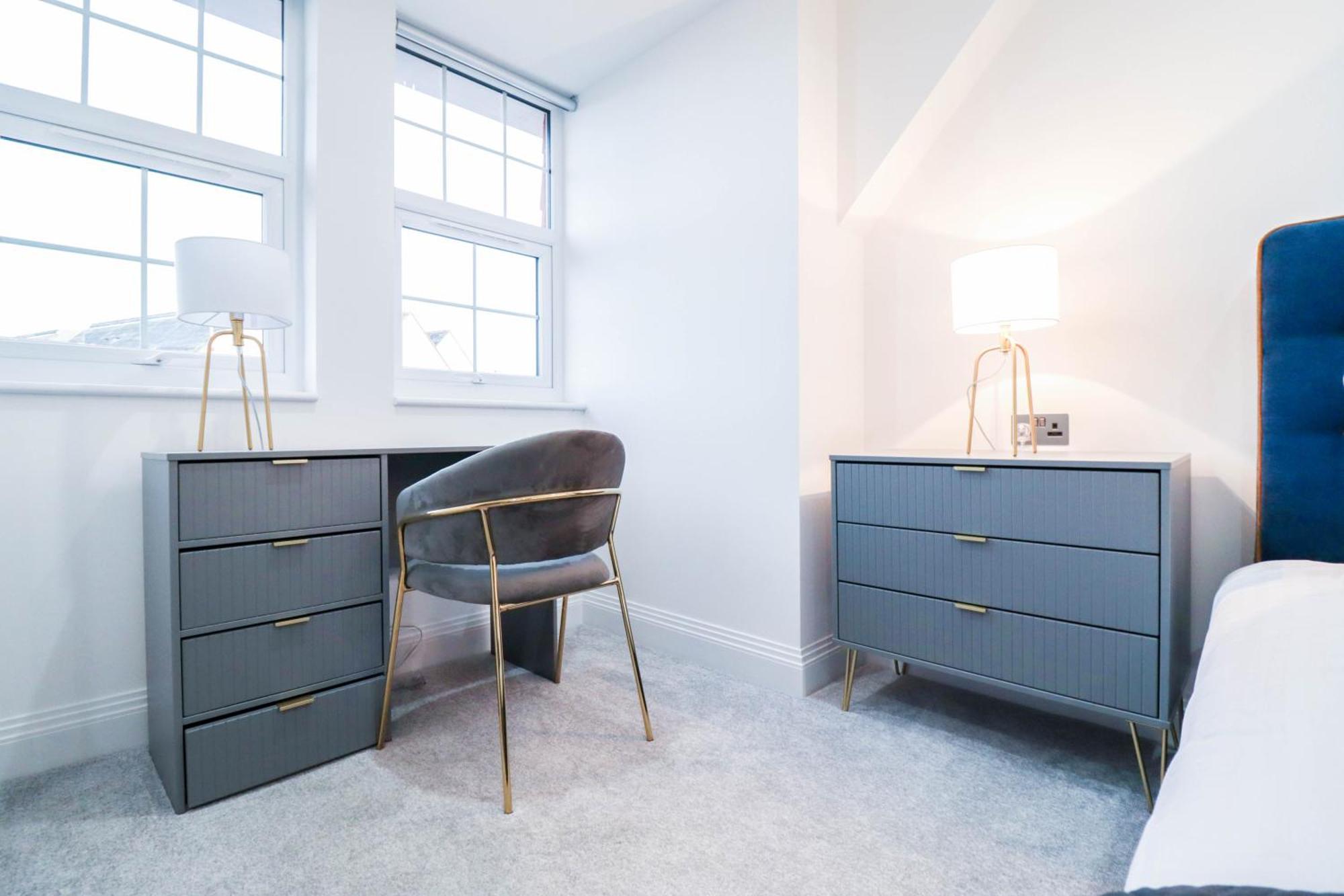 Elegant Apartments In Staines L Free Onsite Parking Стейнс Экстерьер фото