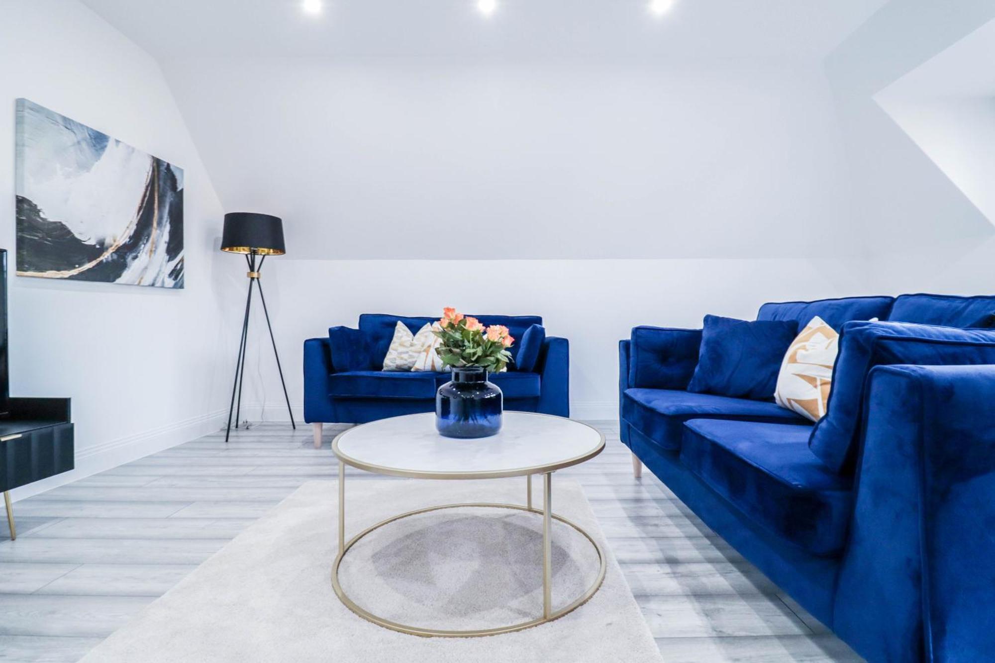 Elegant Apartments In Staines L Free Onsite Parking Стейнс Экстерьер фото