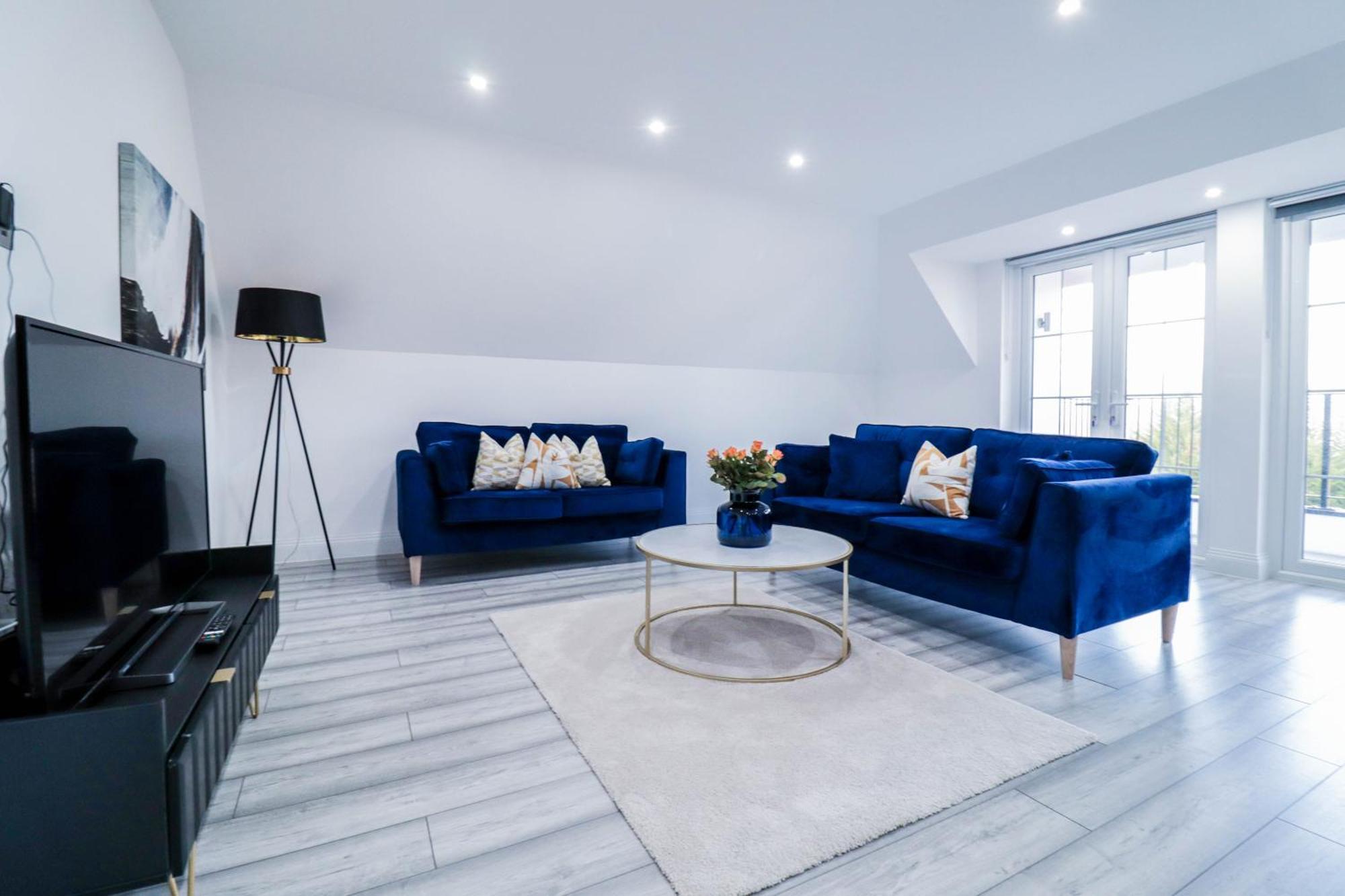 Elegant Apartments In Staines L Free Onsite Parking Стейнс Экстерьер фото